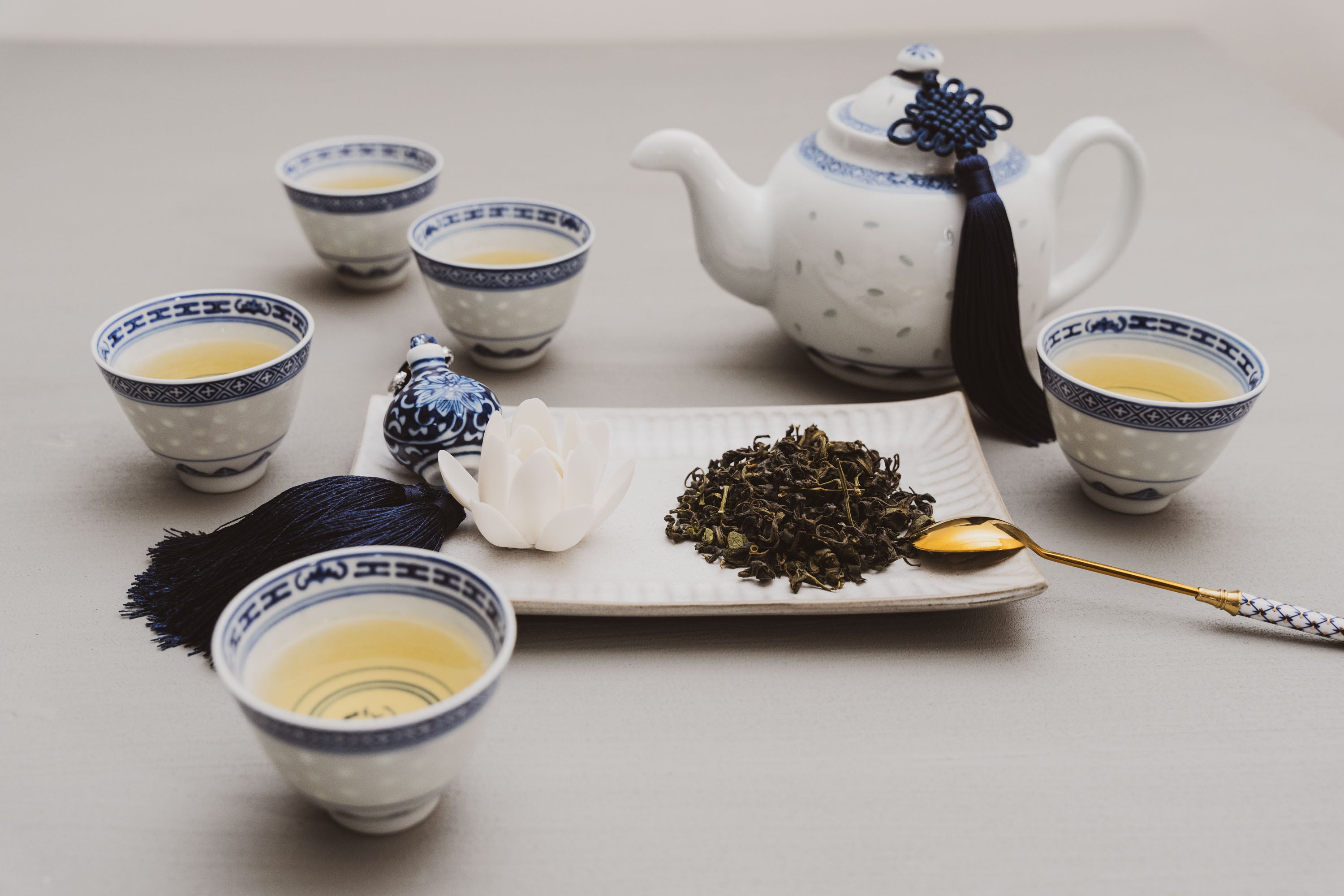 烏龍茶 – お茶を贈る人